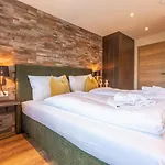 Apartment Tevini Boutique By We Rent Zell am See